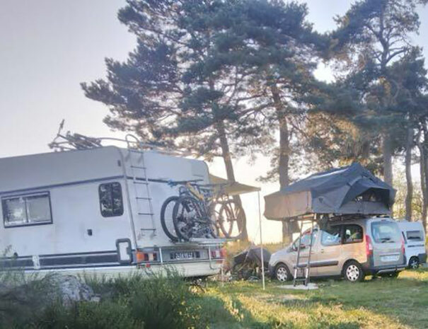 fermedevovady-hebergement-campingcar-carrousel-2