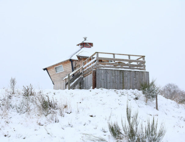 fermedevovady-hebergement-cabane-lovnid-caroussel-exterieur-5