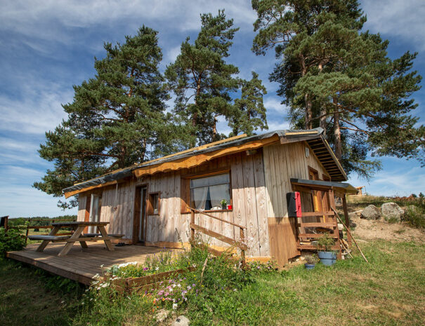 fermedevovady-hebergement-chalet-larosedesvents-caroussel-exterieur-3