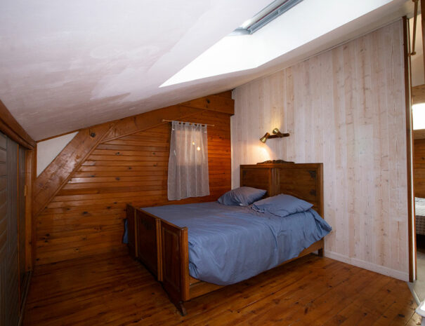 fermedevovady-hebergement-studio-caroussel-chambre-litdouble